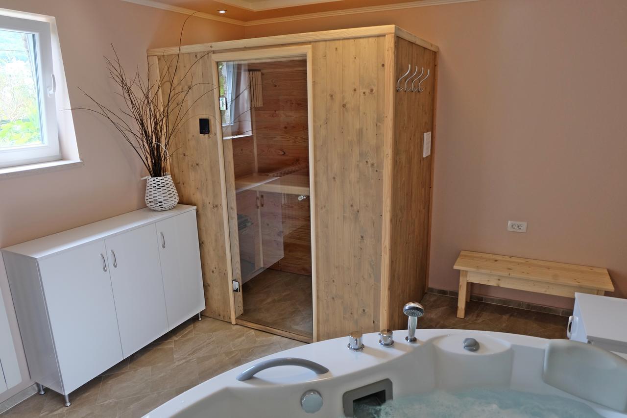 Apartments And Rooms Deskovic Мощеничка-Драга Экстерьер фото
