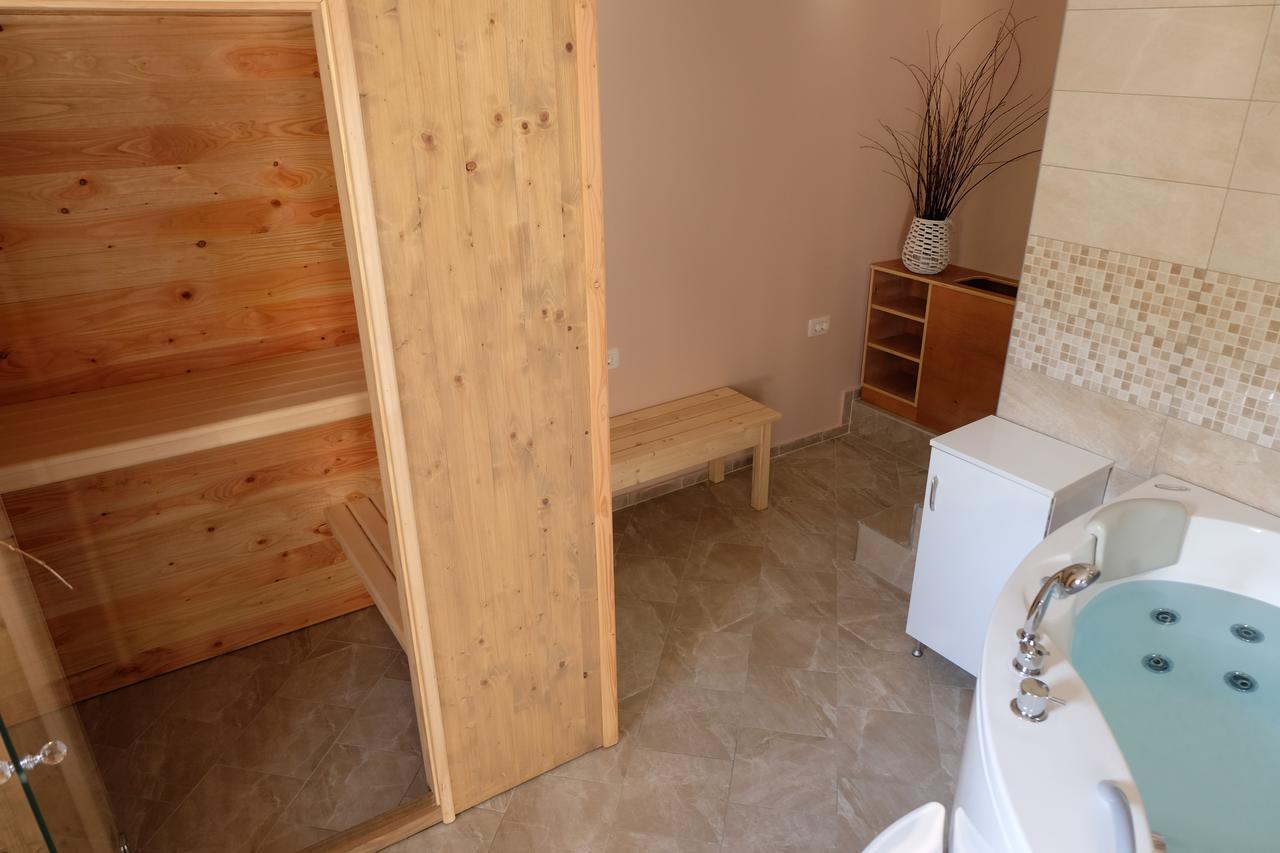 Apartments And Rooms Deskovic Мощеничка-Драга Экстерьер фото